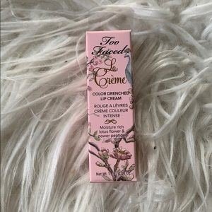 Too faced La Creme Lipstick: Brand new, never used
